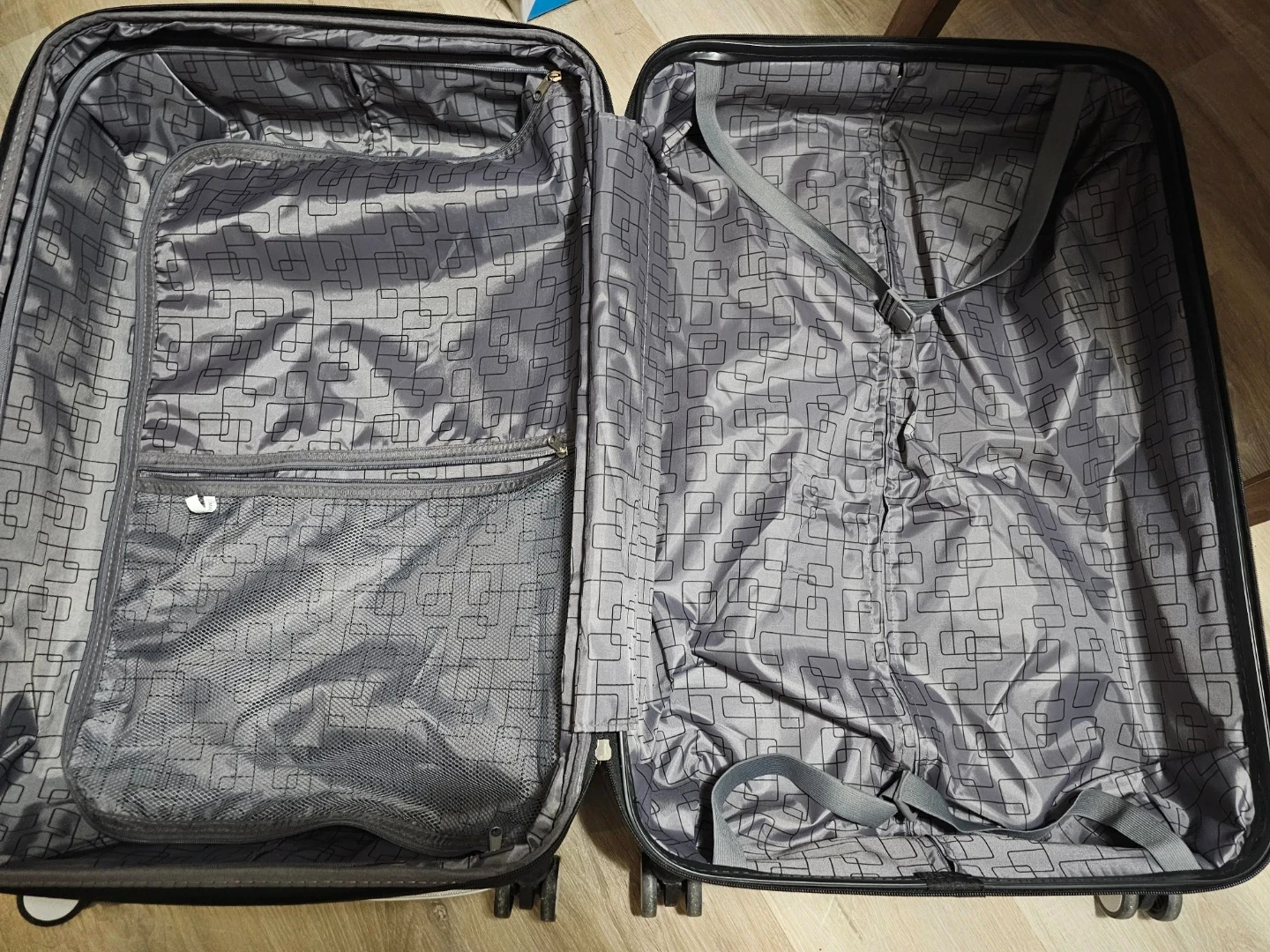 Hard Shell Suitcase - photo 2