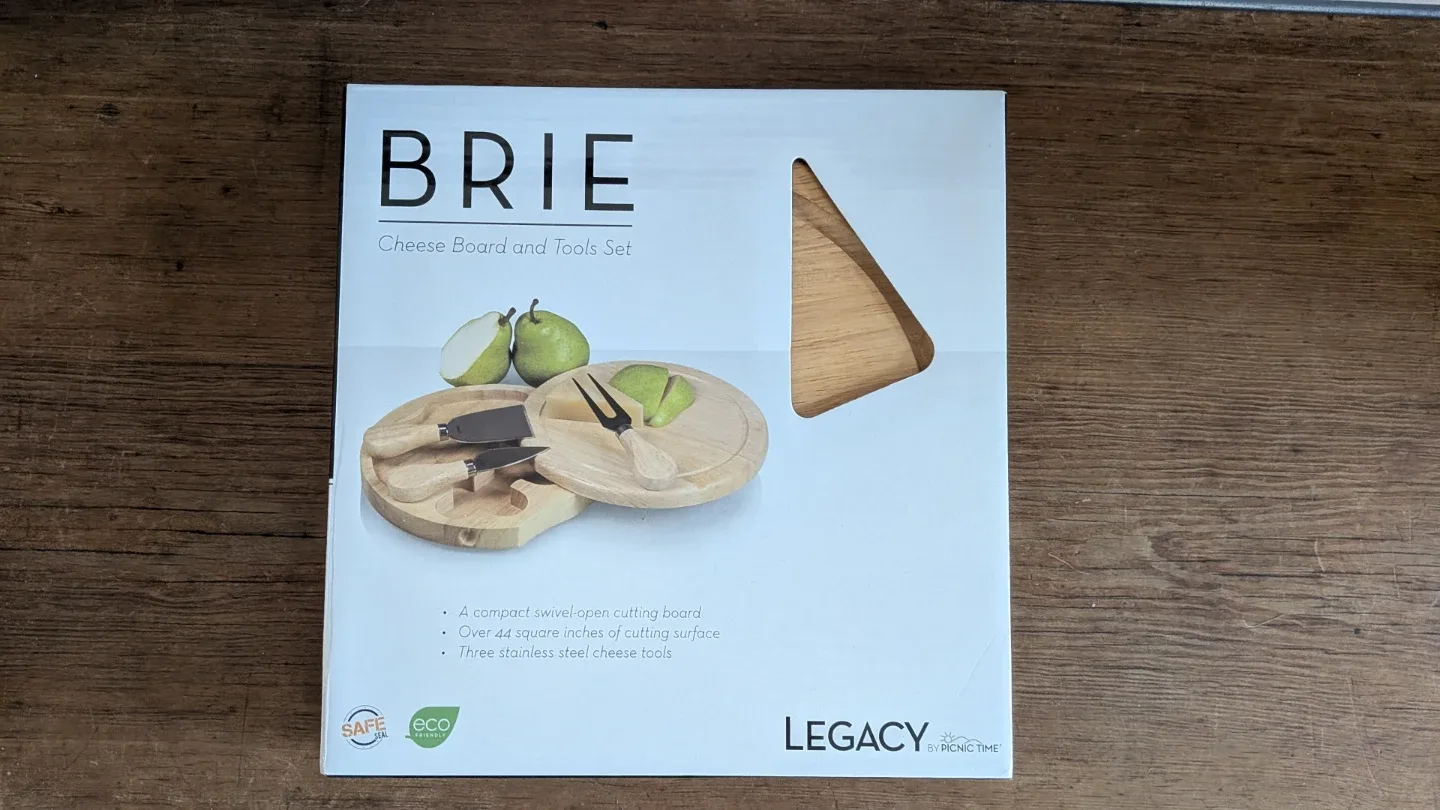 BNIB Brie Cheese Board Set