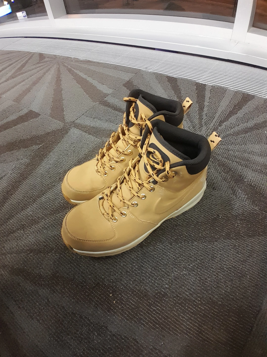 Nike Boots - Tan Colour Original Size 9 - photo 5