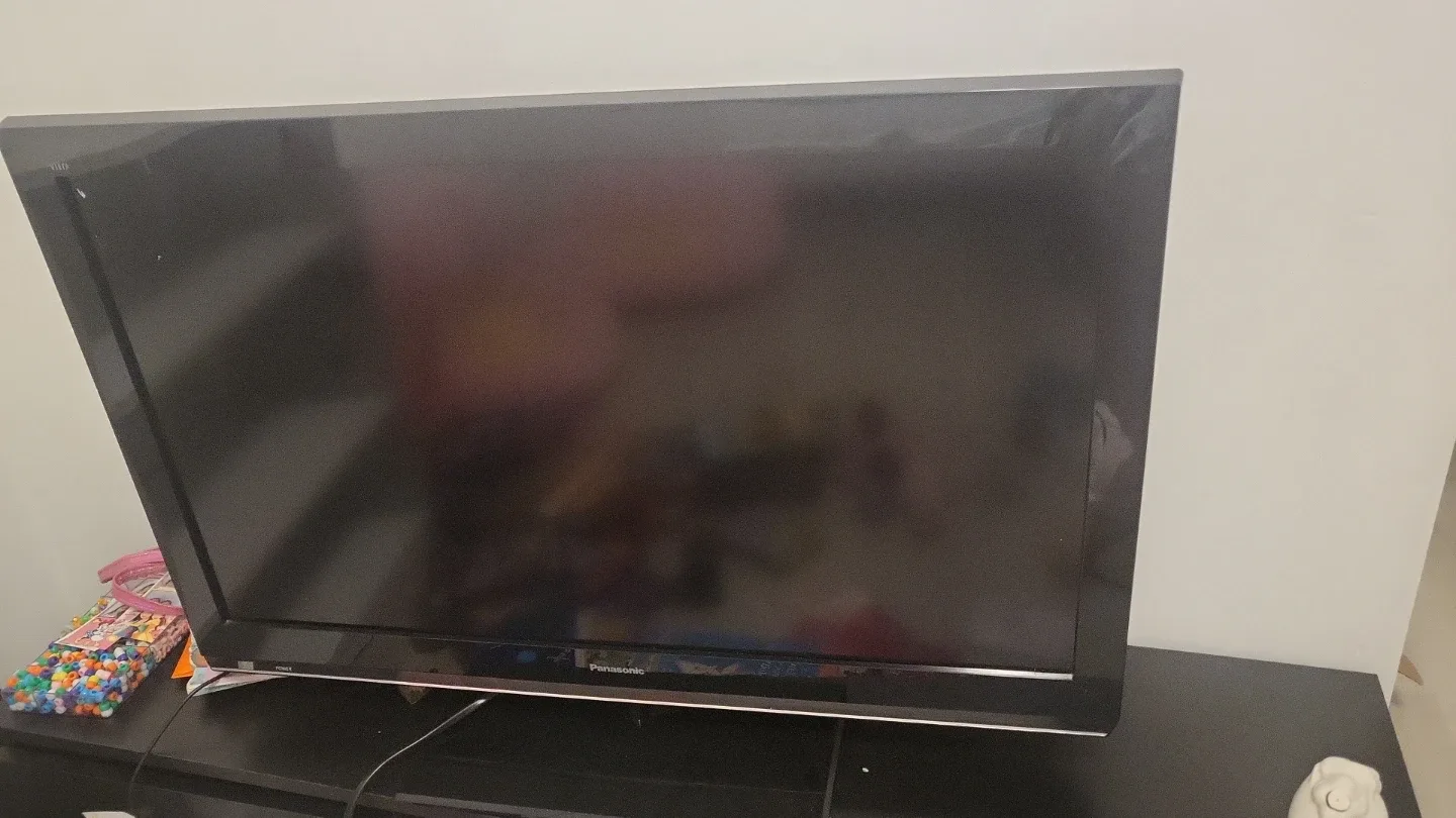 Panasonic TV. No smart tv