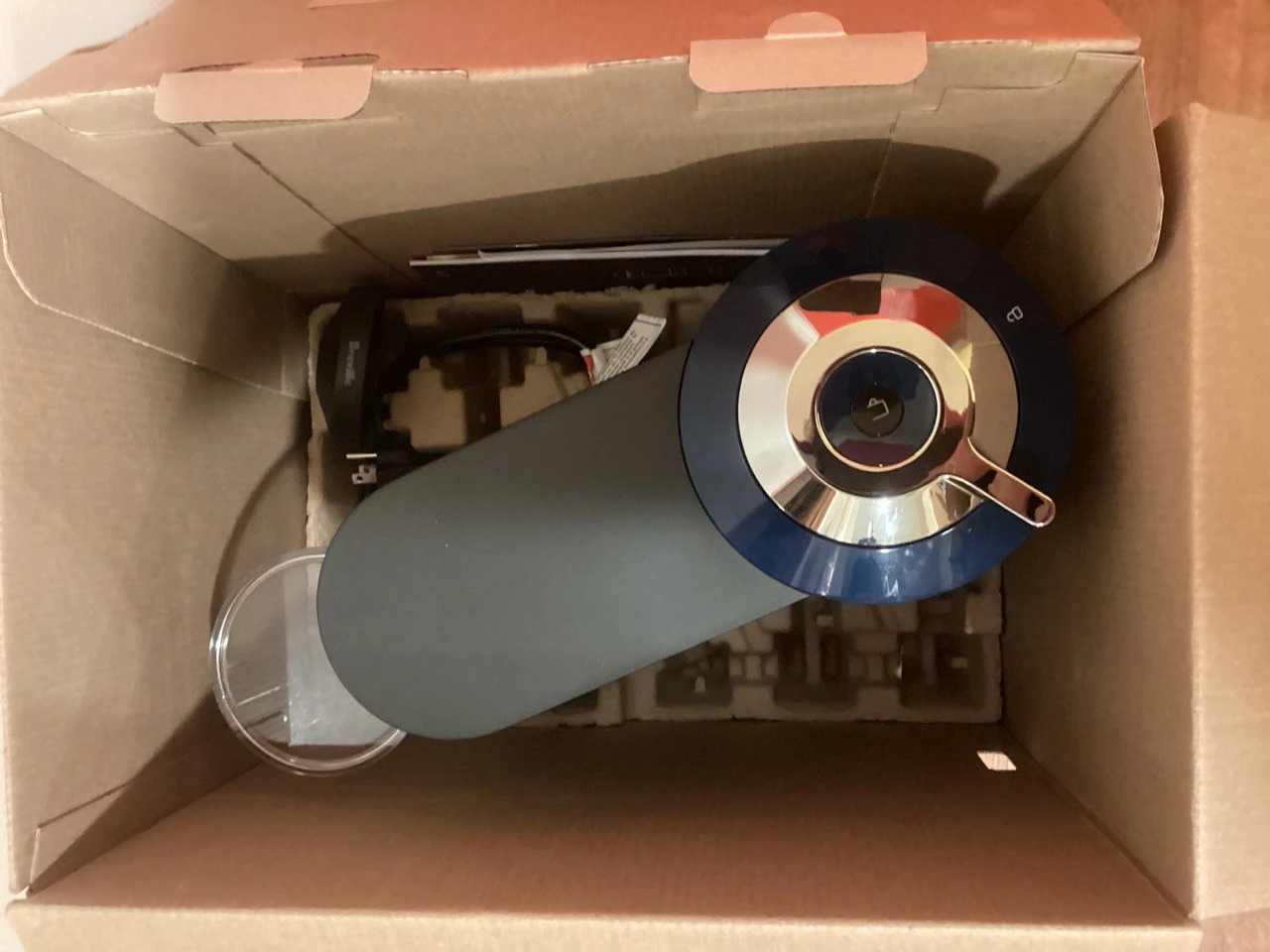 Nespresso Vertuo Next Coffee Machine - Like New! - photo 5