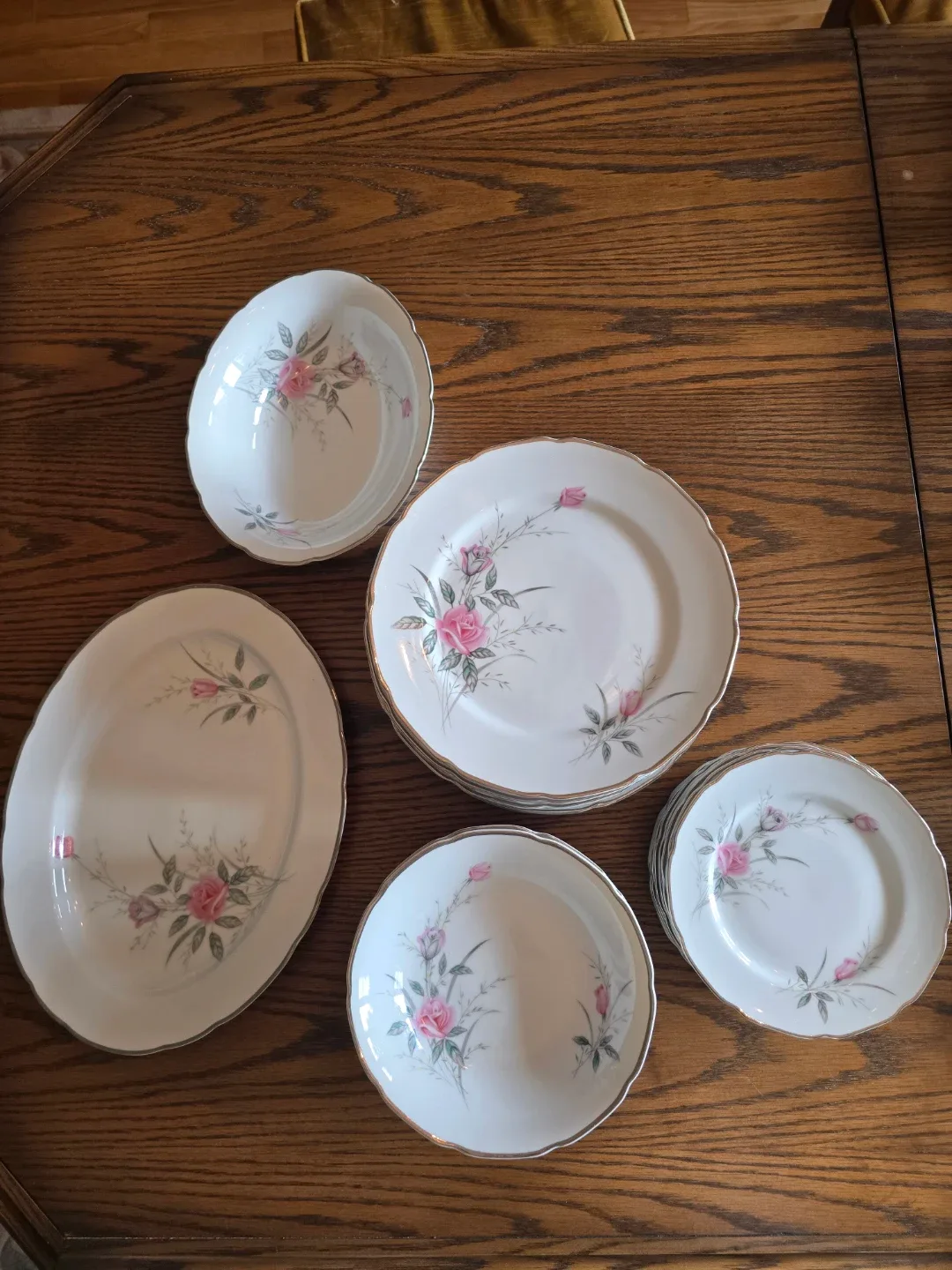 Breath O' Spring China Set image indicator(2)