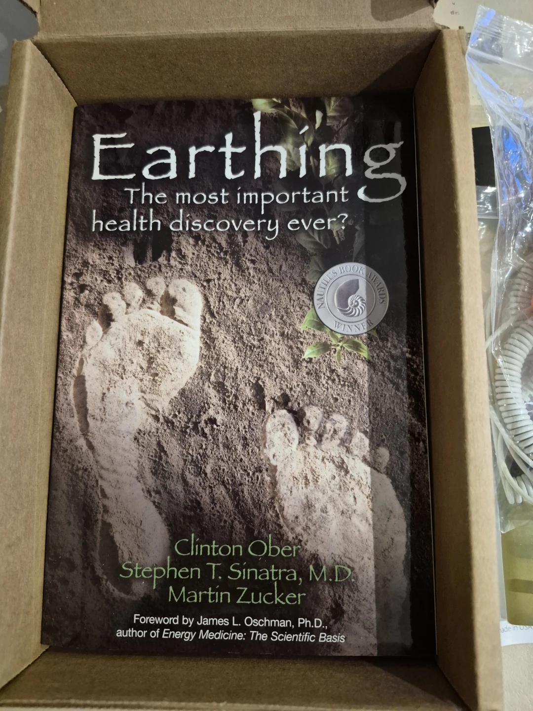 Grounding Benefit: Earthing (Get Connected Kit w/ Book) - photo 2