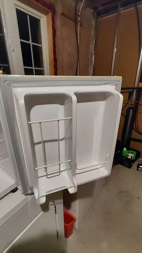 Cube Mini Fridge - White image indicator(4)