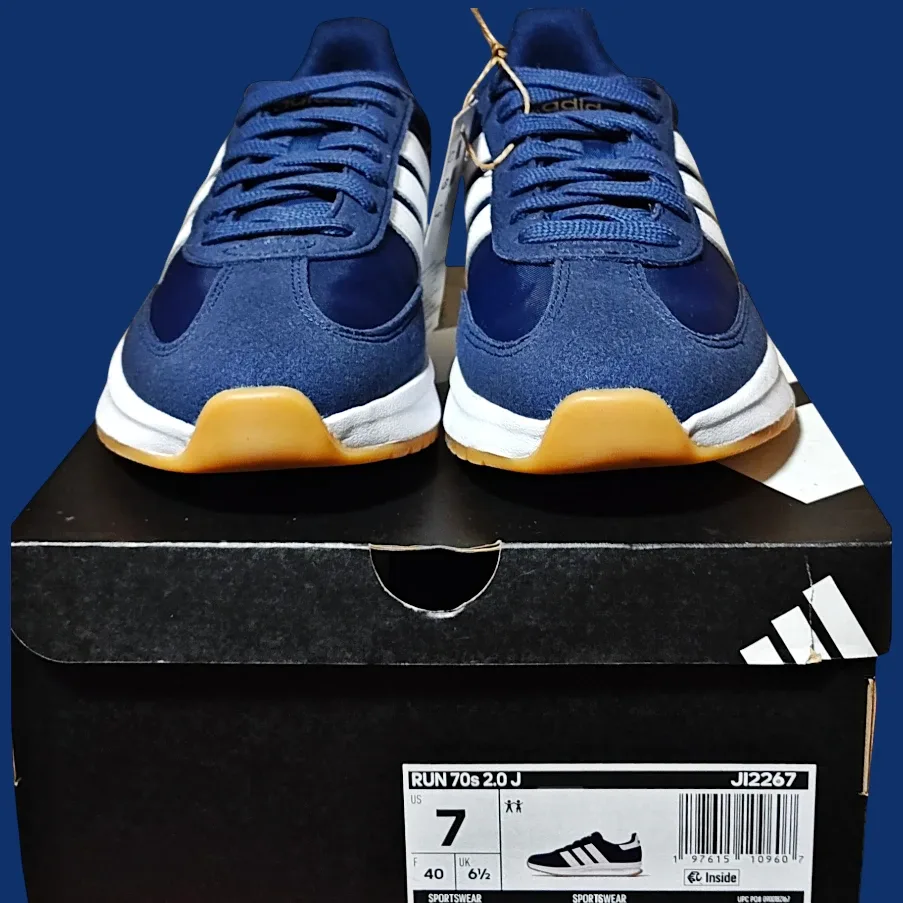 *NWT* 7 US — Adidas Run 70s 2.0 [NAVY/GUM]