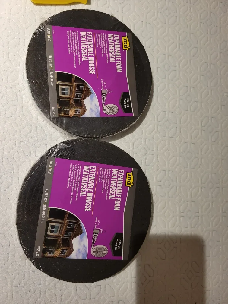 M-D Expandable Foam Weatherseal, Black, 1"x13' #Cleanout