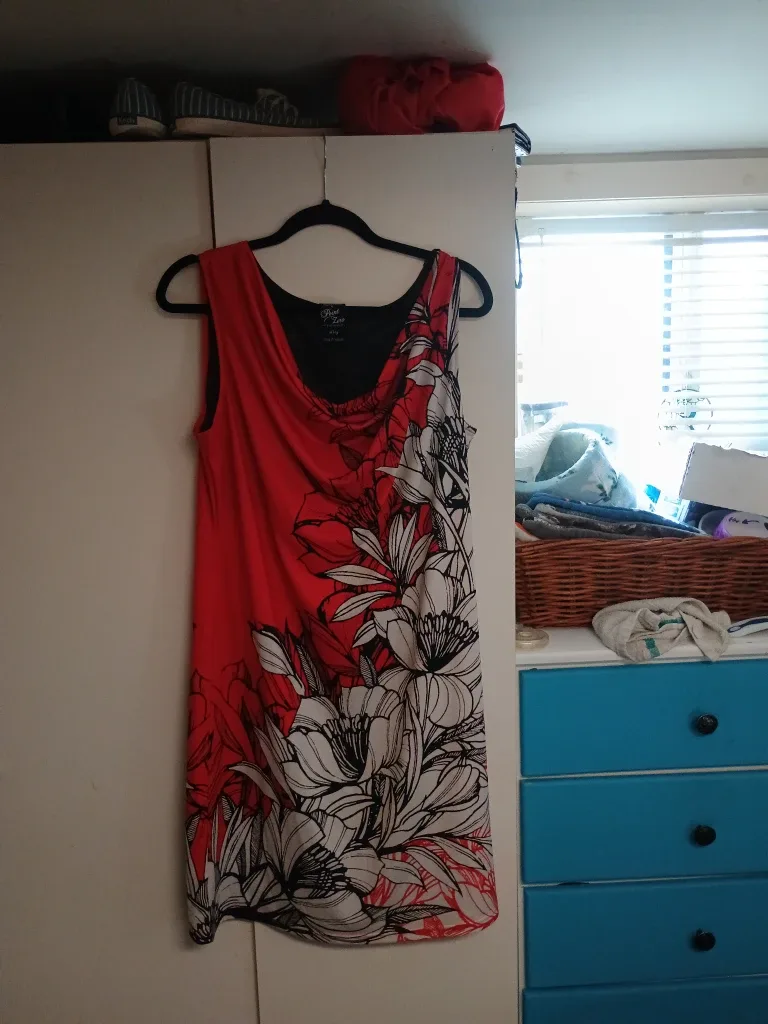 Print Zero Red Floral Dress - Size L