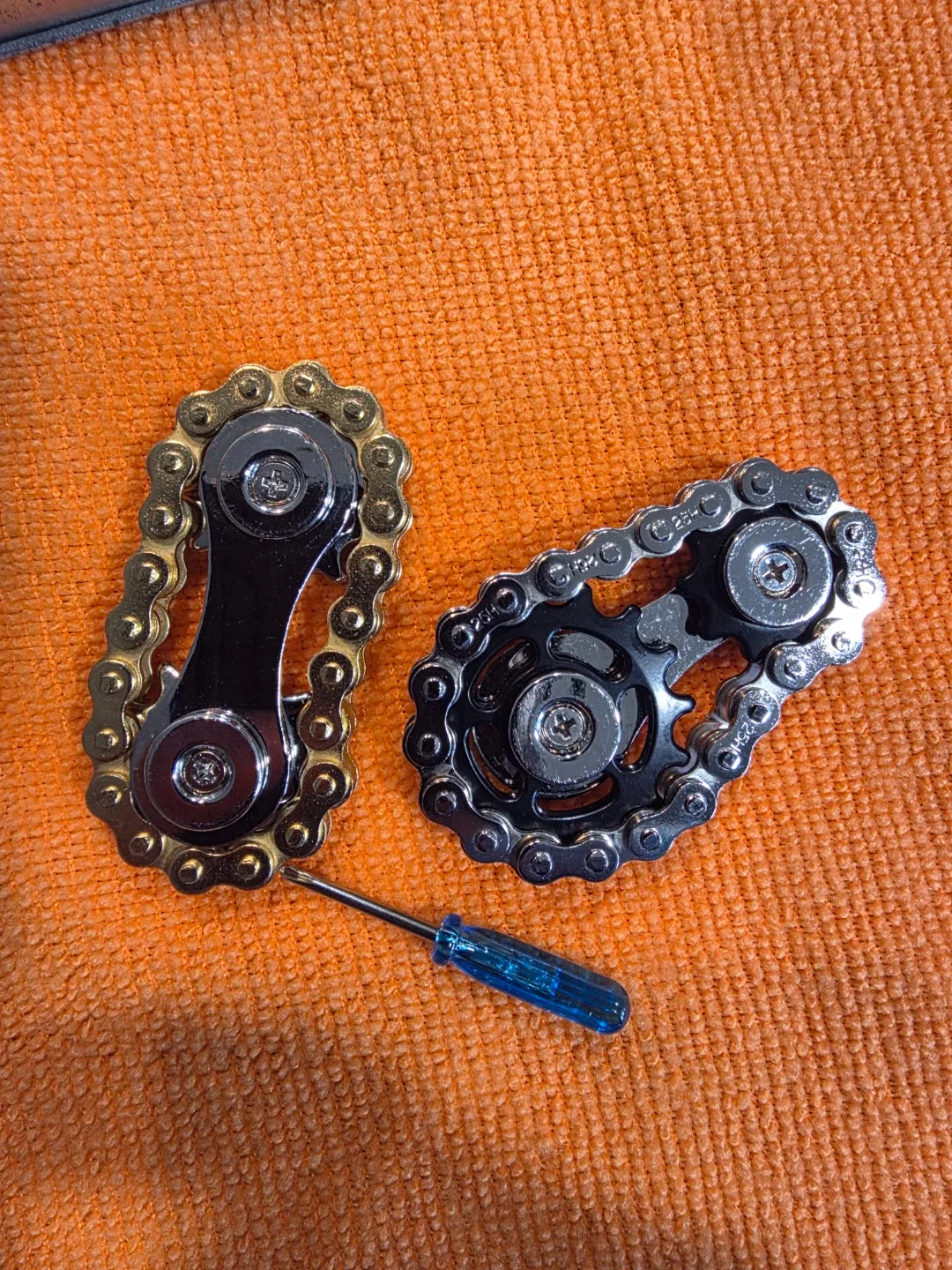 Chain Fidget Spinners - Silver and Gold image indicator(5)