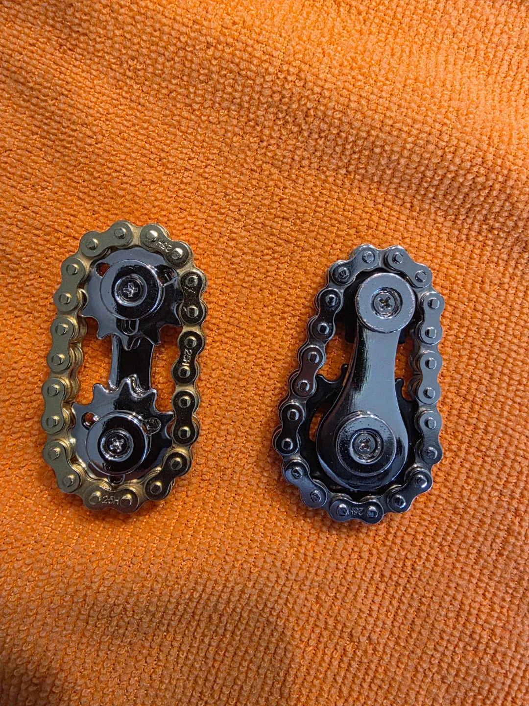 Chain Fidget Spinners - Silver and Gold image indicator(6)