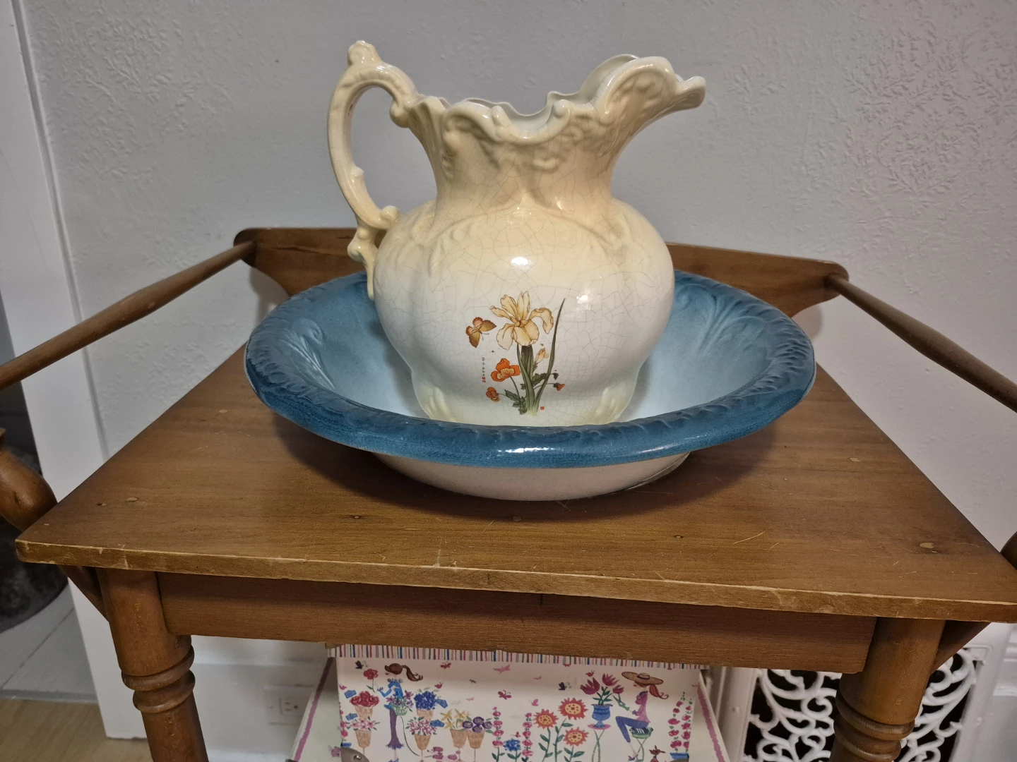 Antique Wash Basin Set and bowl and pitcher - photo 2