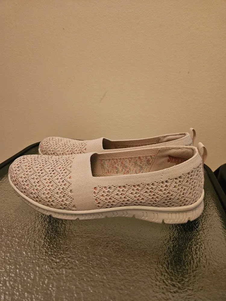 Sketchers slip -ons 9.5 size