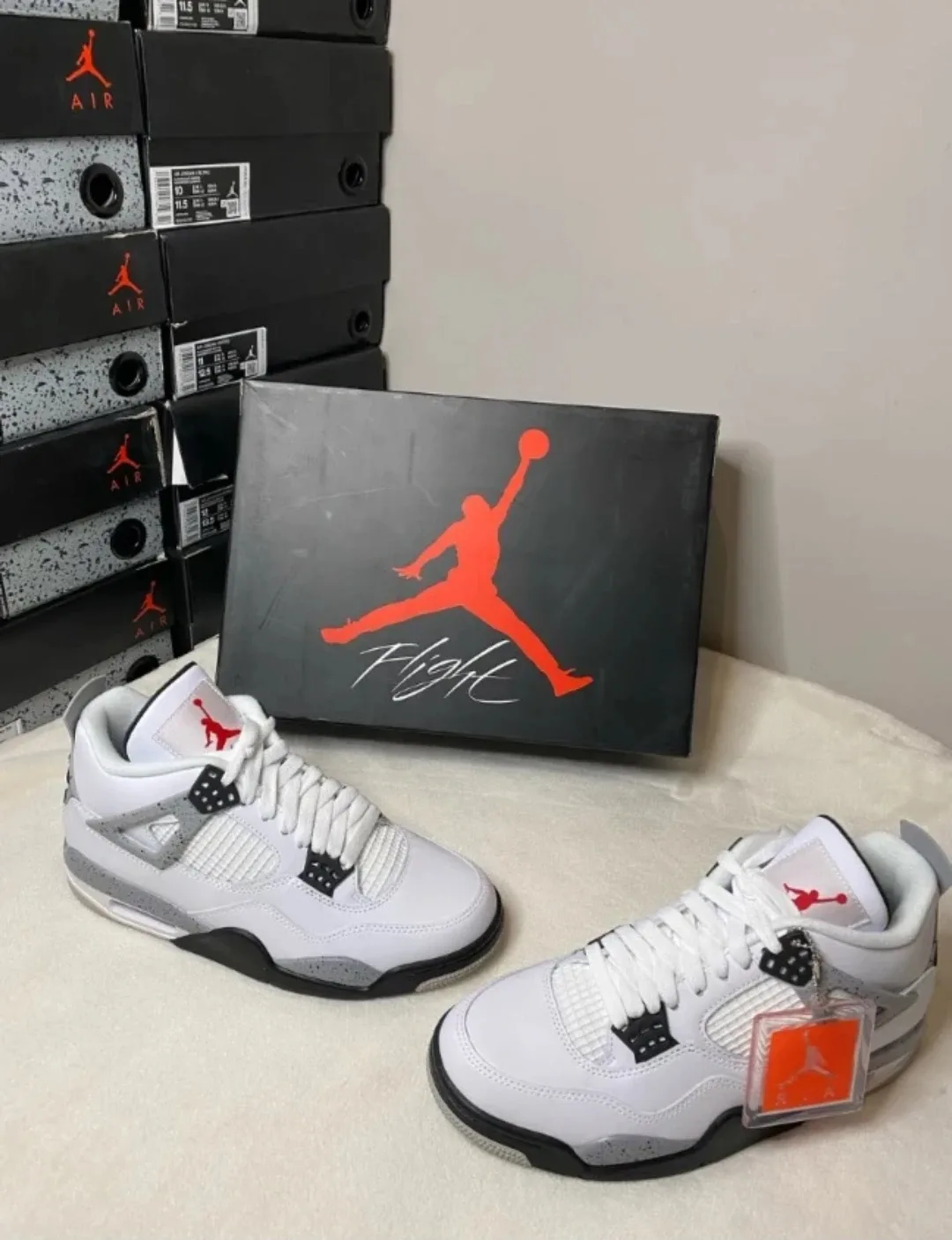 Jordan 4 Retro Sneakers image indicator(5)
