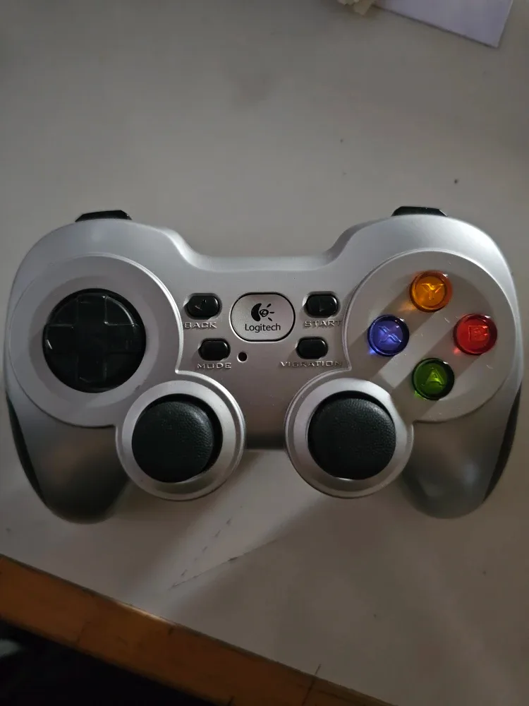 Logitech Silver Gamepad