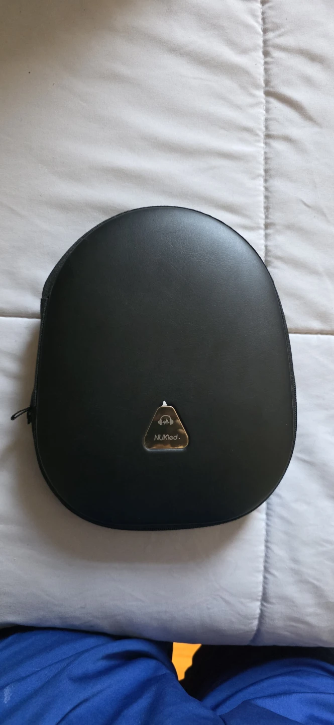 Nukied Headphones with Case - photo 4