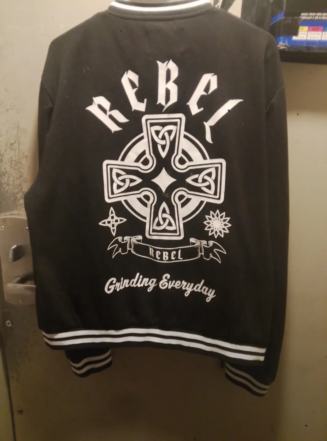URBRIDNTY Rebel Bomber Jacket - Size Large b image indicator(2)