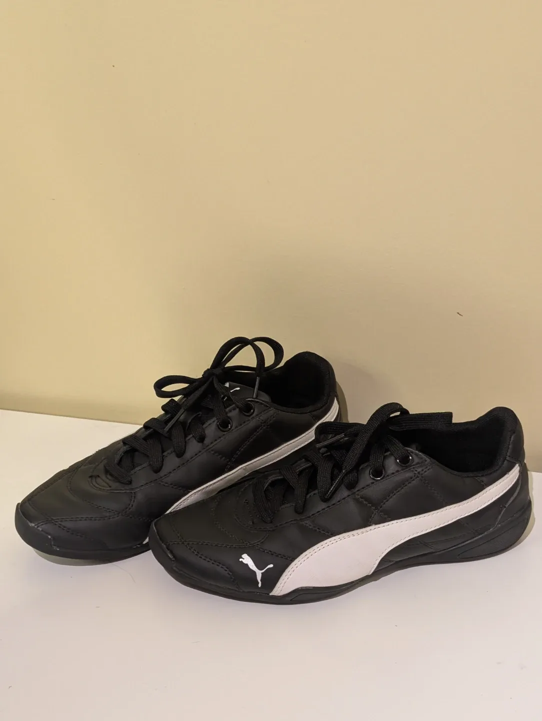 #Cleanout Puma Sneakers - Size US 5.5 Children image indicator(2)