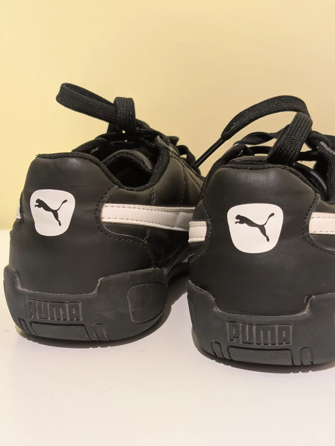 #Cleanout Puma Sneakers - Size US 5.5 Children image indicator(3)