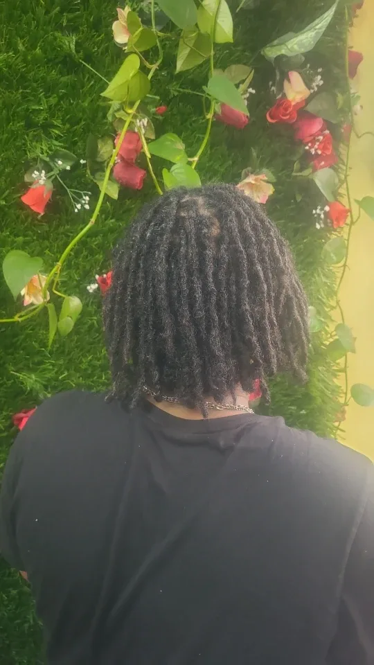 Luxury hairstyles and treatments image indicator(7)