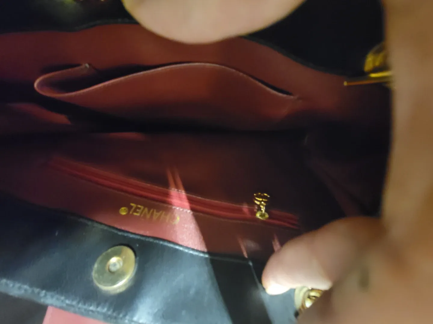 Chanel Black Leather Shoulder Bag image indicator(3)