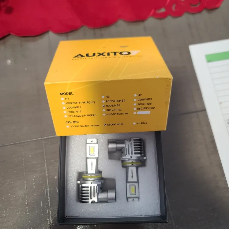 AUXITO 9006 LED Headlight Bulbs image indicator(6)