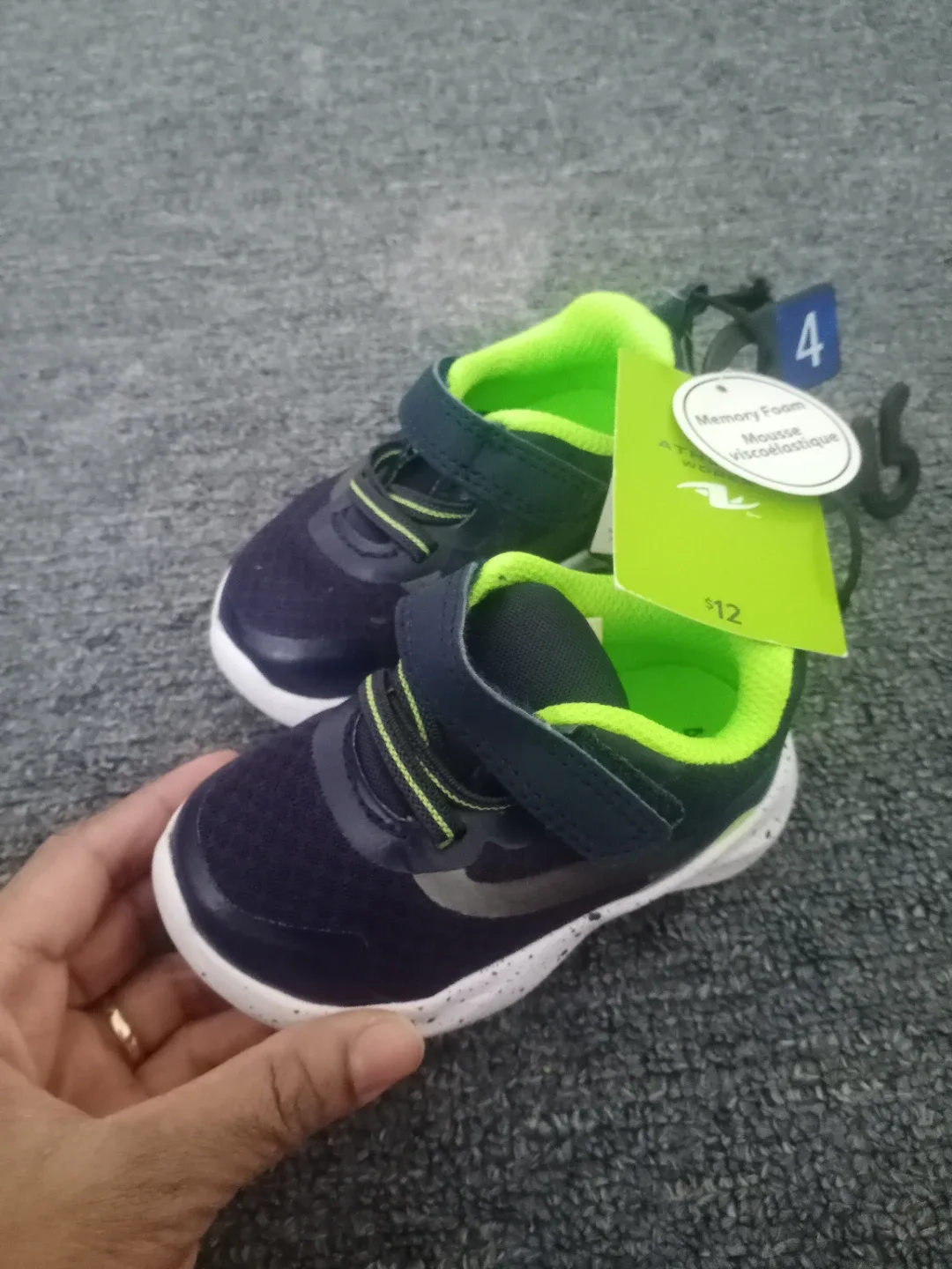 Baby shoes New Athletic Works Toddler Shoes - Size 4 image indicator(2)
