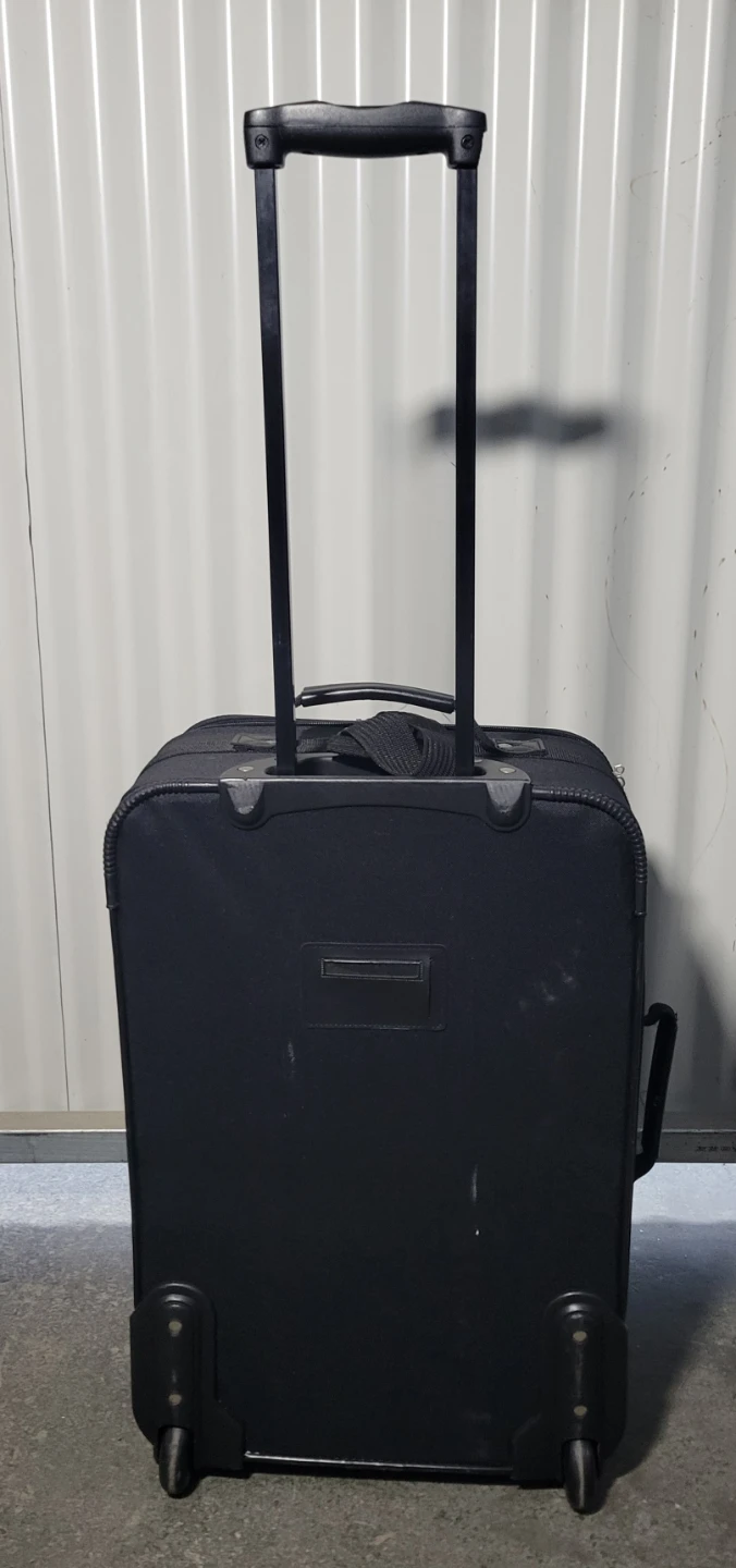 Leisure small Black Rolling Suitcase - photo 2