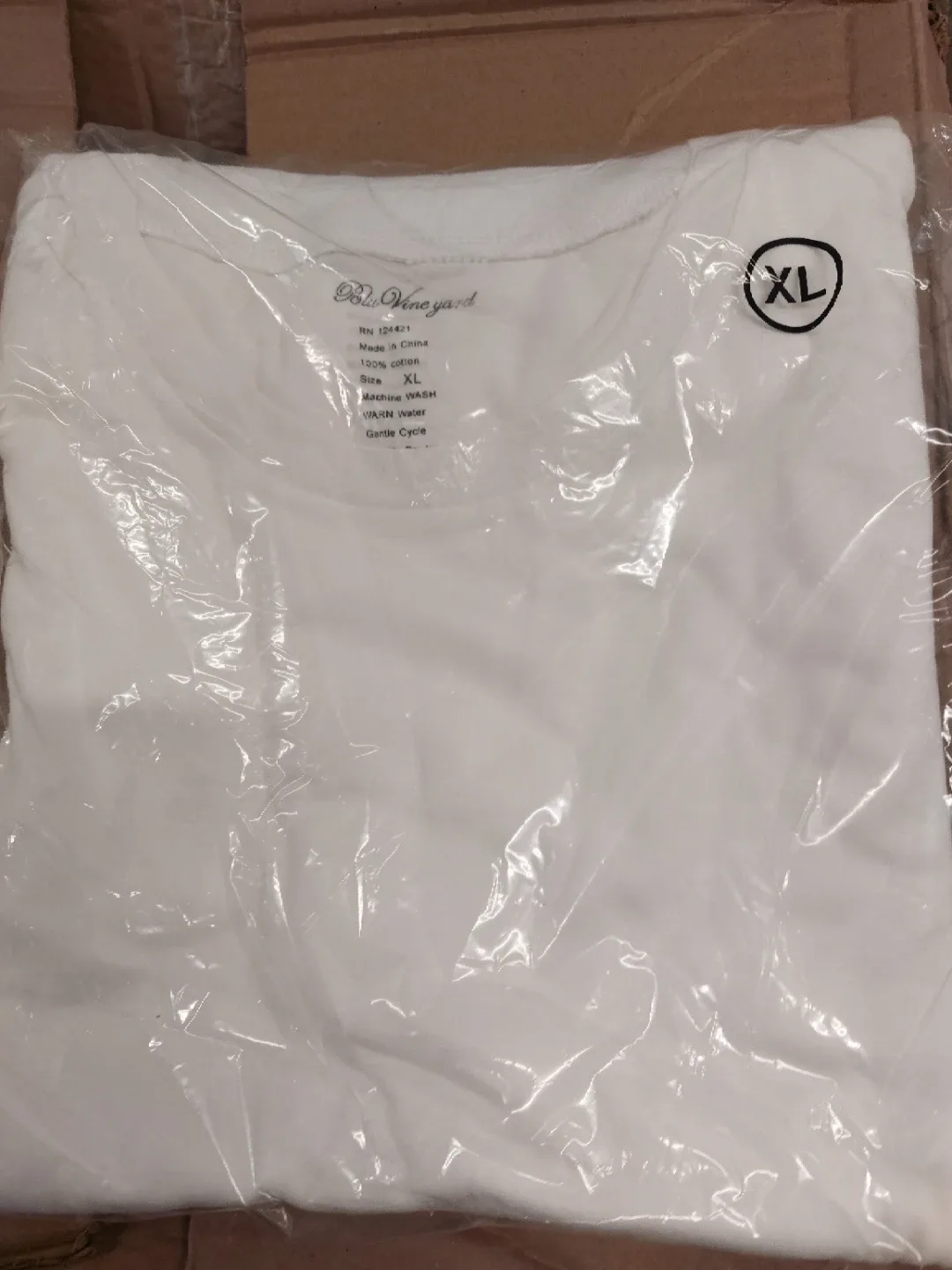 New Blue Vineyard White Cotton T-Shirt XL image indicator(2)