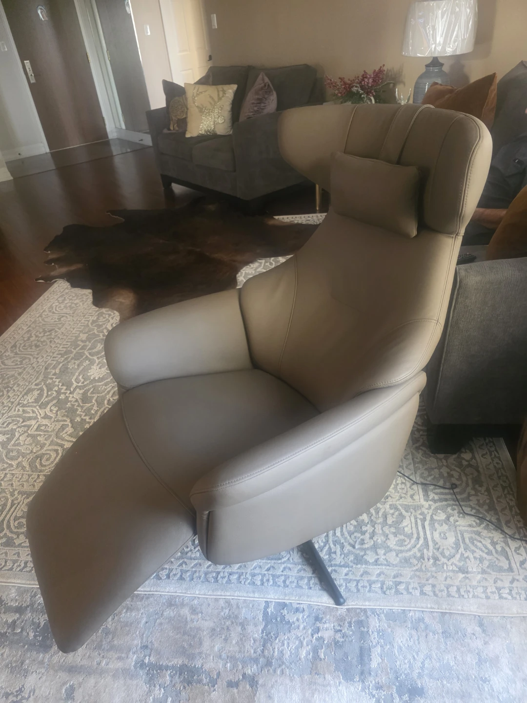 Leather Recliner Chair - photo 3