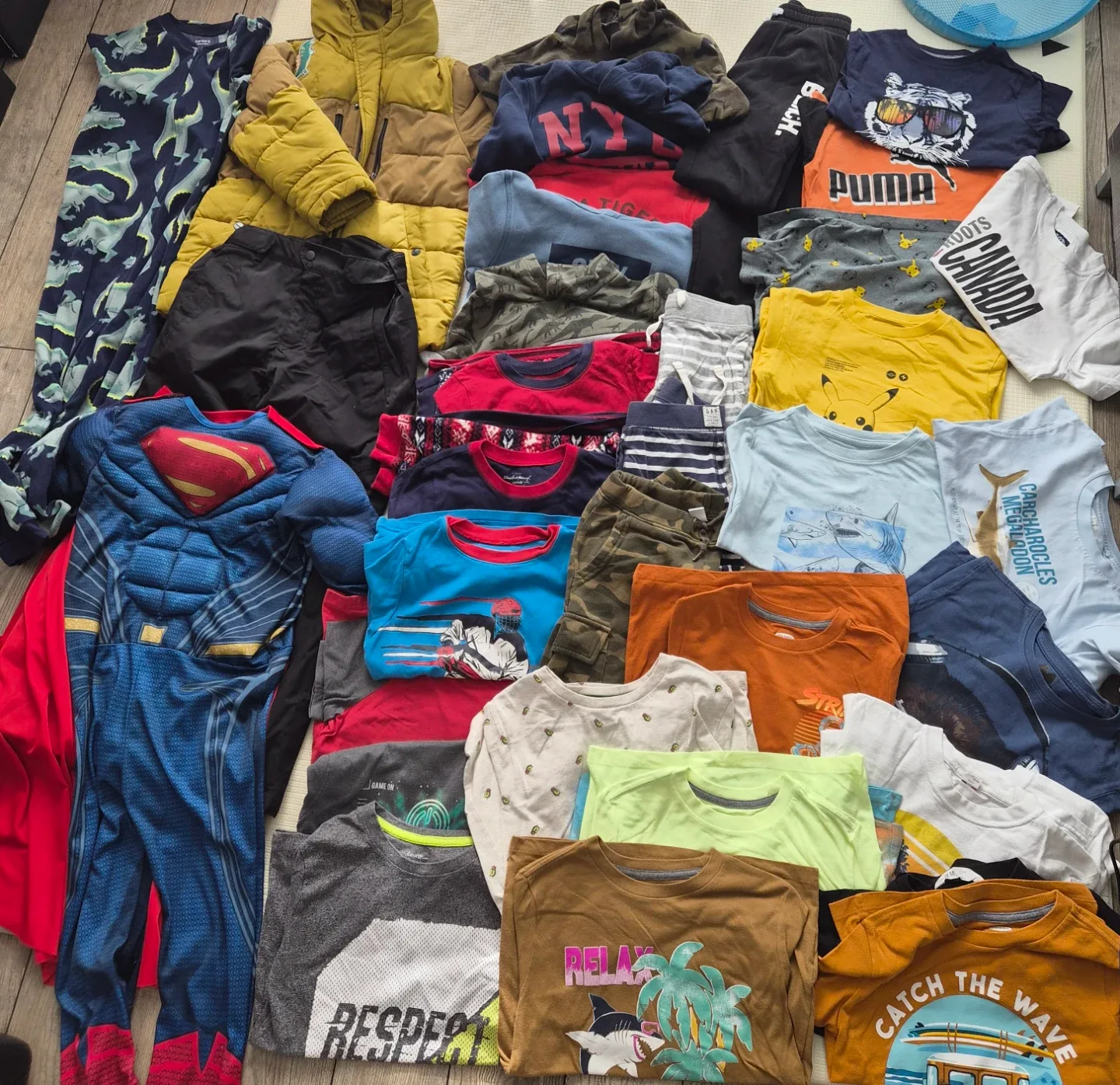 Kids Clothes Bundle size 6-8 years