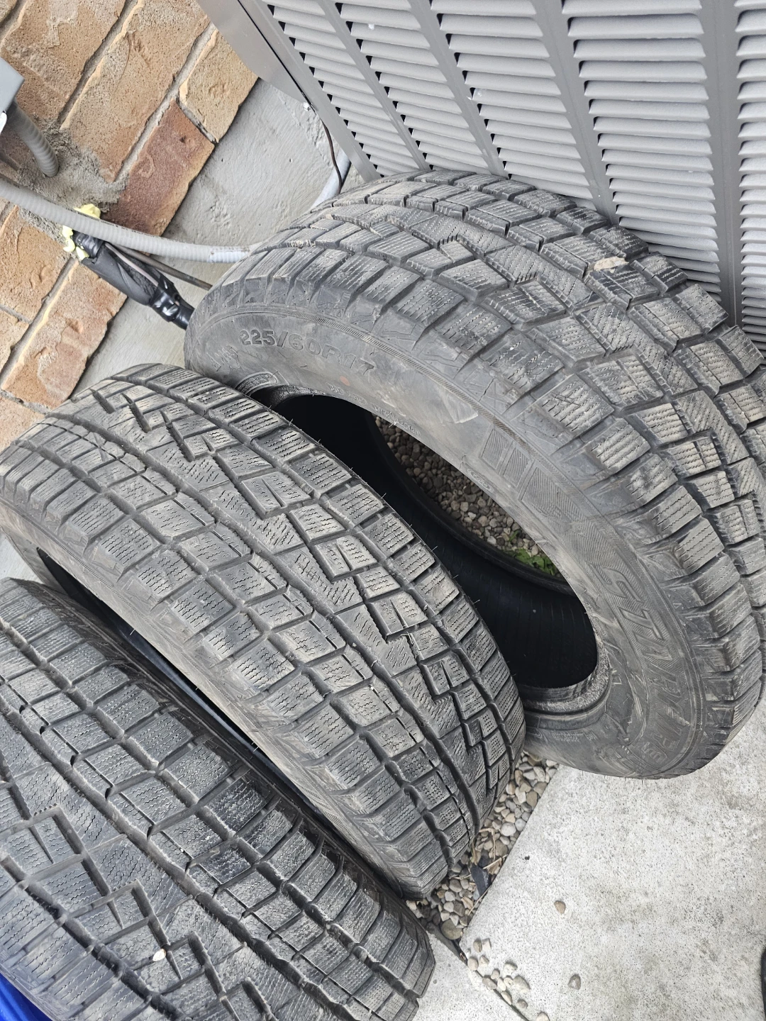 3X225/60/R17 starfire winter tires like new only 3 - photo 5