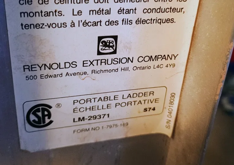 Reynolds Extrusion Portable 5' Step Ladder image indicator(3)