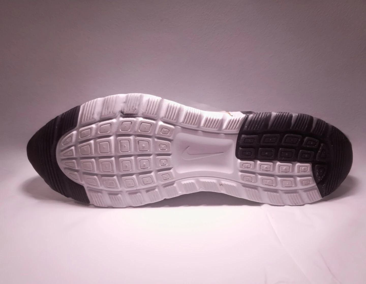 Nike Men's Air Max Nuaxis casual sneakers - photo 2