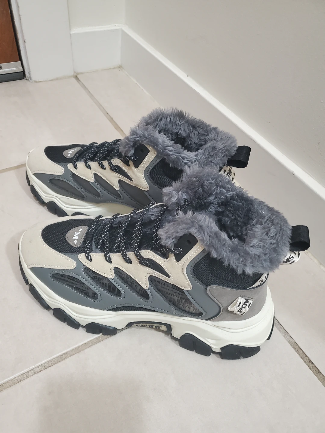 New Winter Snow Boots high top, fleece lined, waterproof, warm.