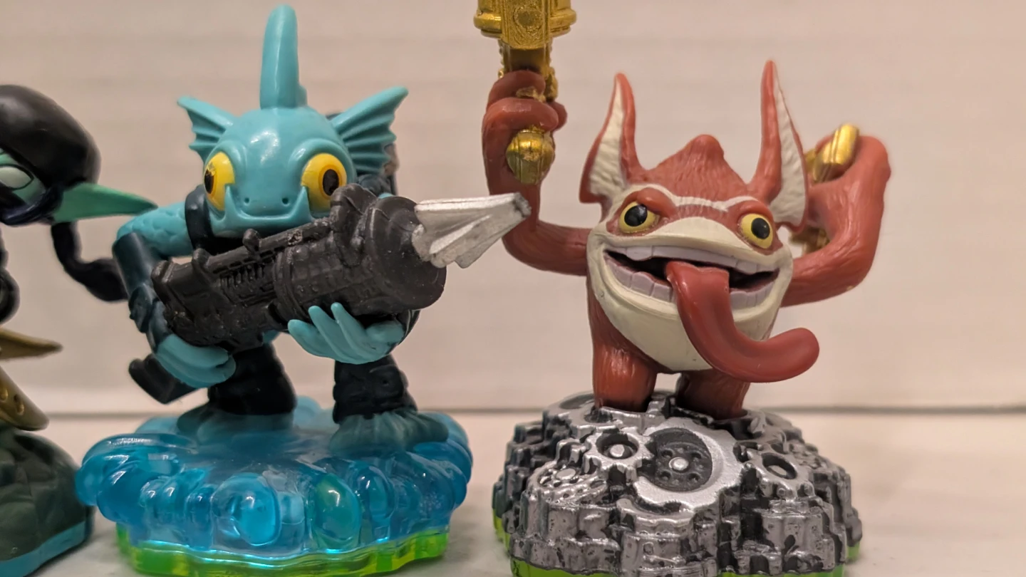 4 Skylanders Figures Lot - photo 3