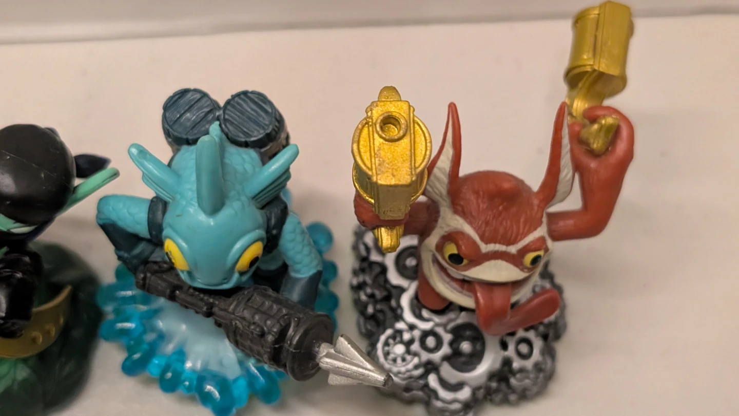 4 Skylanders Figures Lot - photo 4
