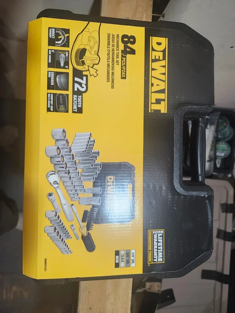 DeWalt 84-Piece Mechanics Tool Set