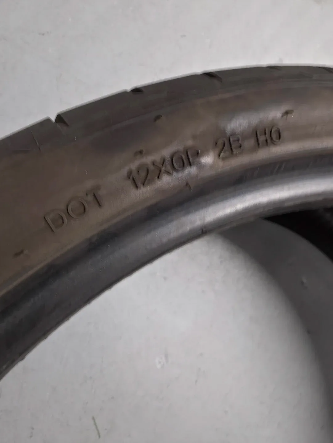 2 Hankook Ventus S1 Evo3 235/35R19 Tires image indicator(3)