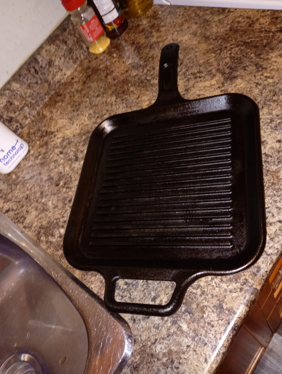 Lodge 12-Inch Pre-Seasoned Cast Iron Square Grill Pan - photo 3