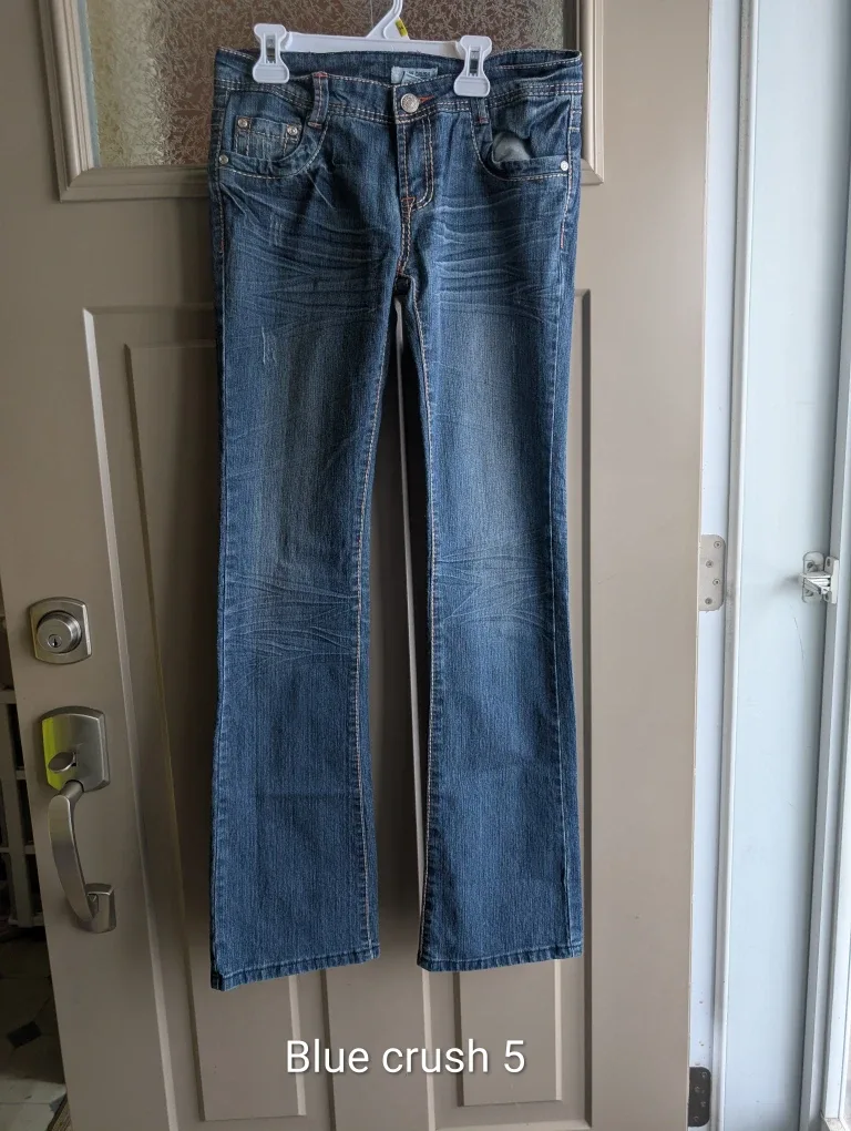Womens sz 5 jeans $10 each image indicator(2)