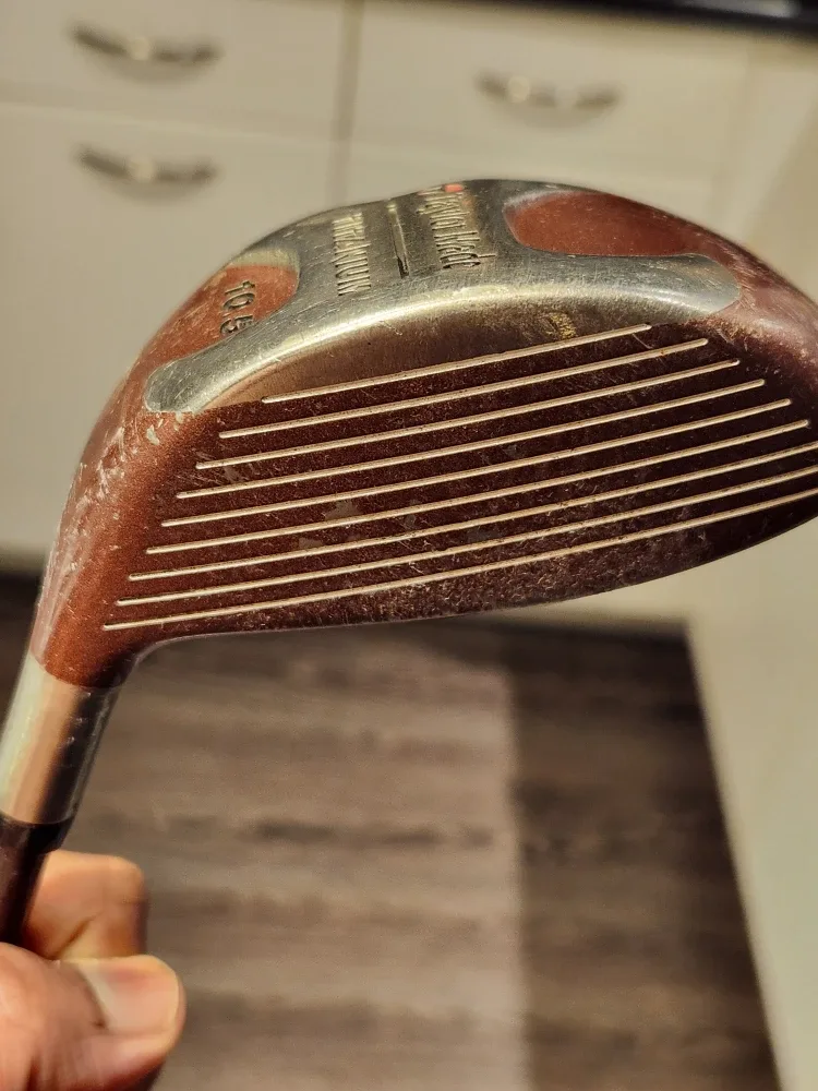 Taylor Made and TL Golf Clubs, Titleist & UA Gloves, and 2 balls image indicator(5)