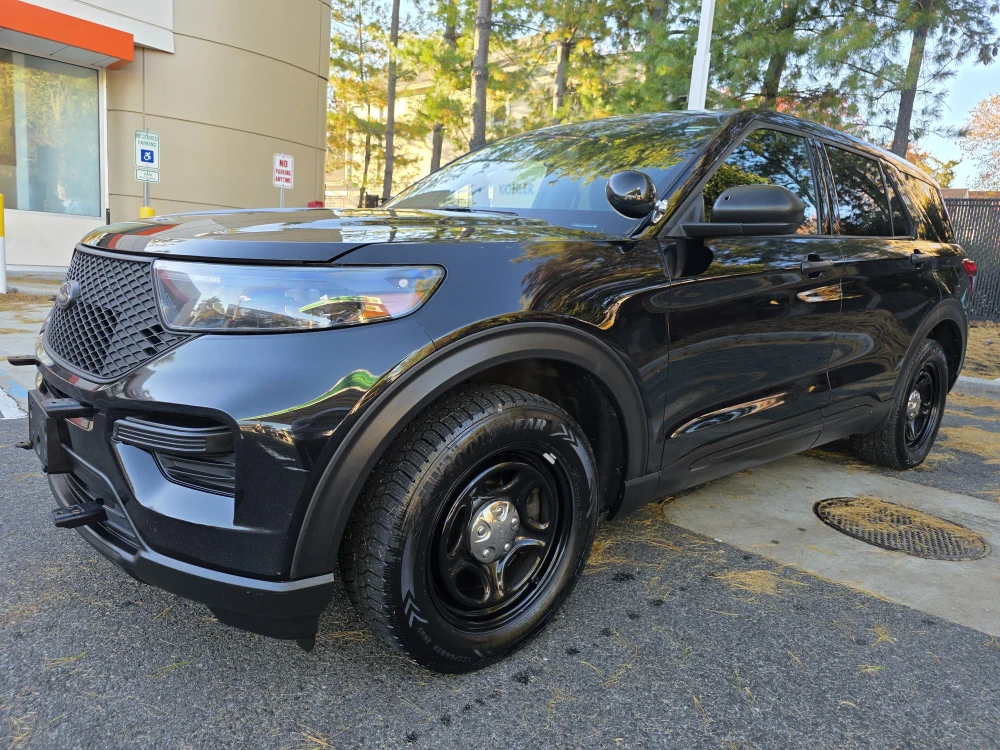 2020Ford Explorer Black SUV - photo 3
