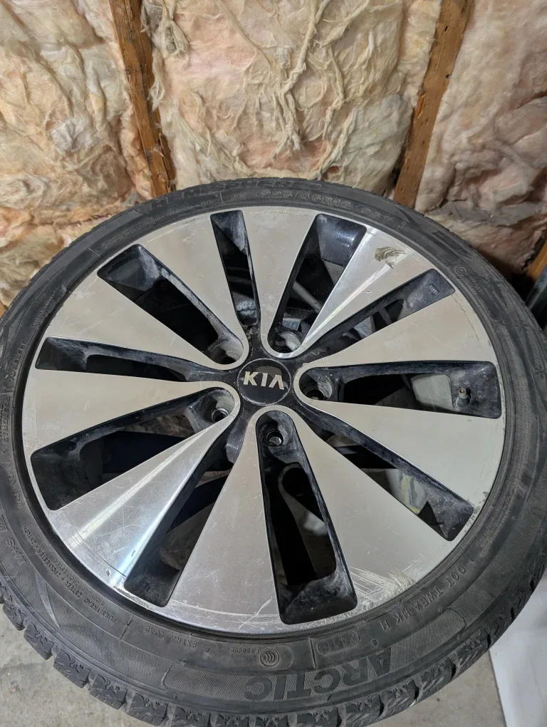 (4)-225/45R18 Winter Tires/Alloy Rims Off 2012 Kia Optima image indicator(2)