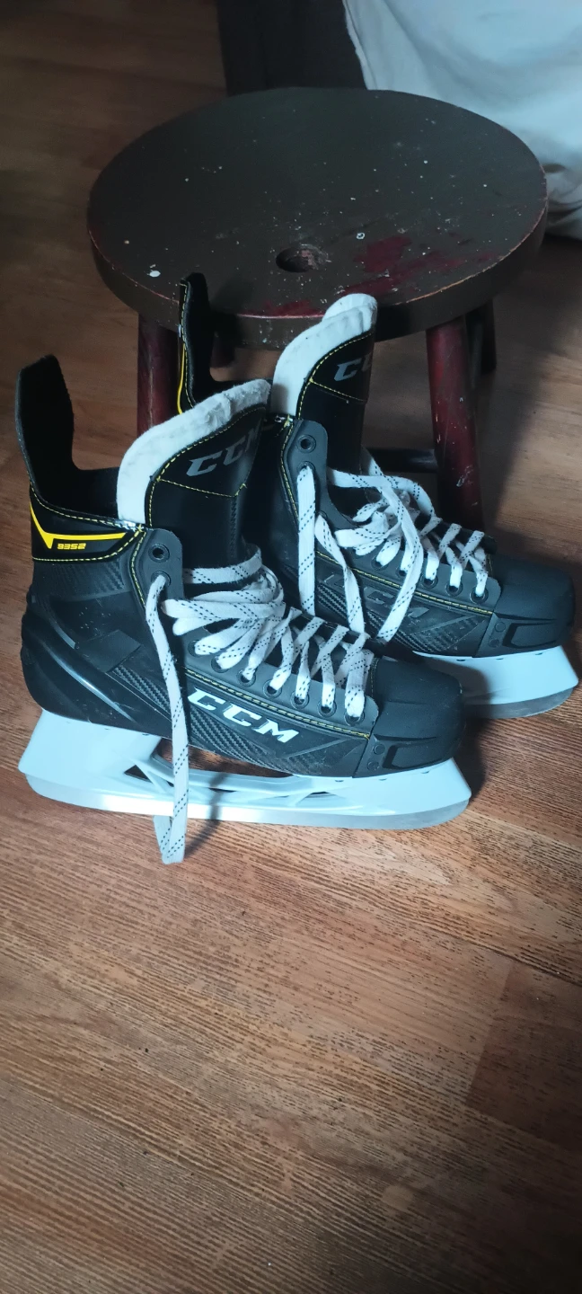 CCM Tacks 9090 Ice Hockey Skates - Size 10 - photo 2