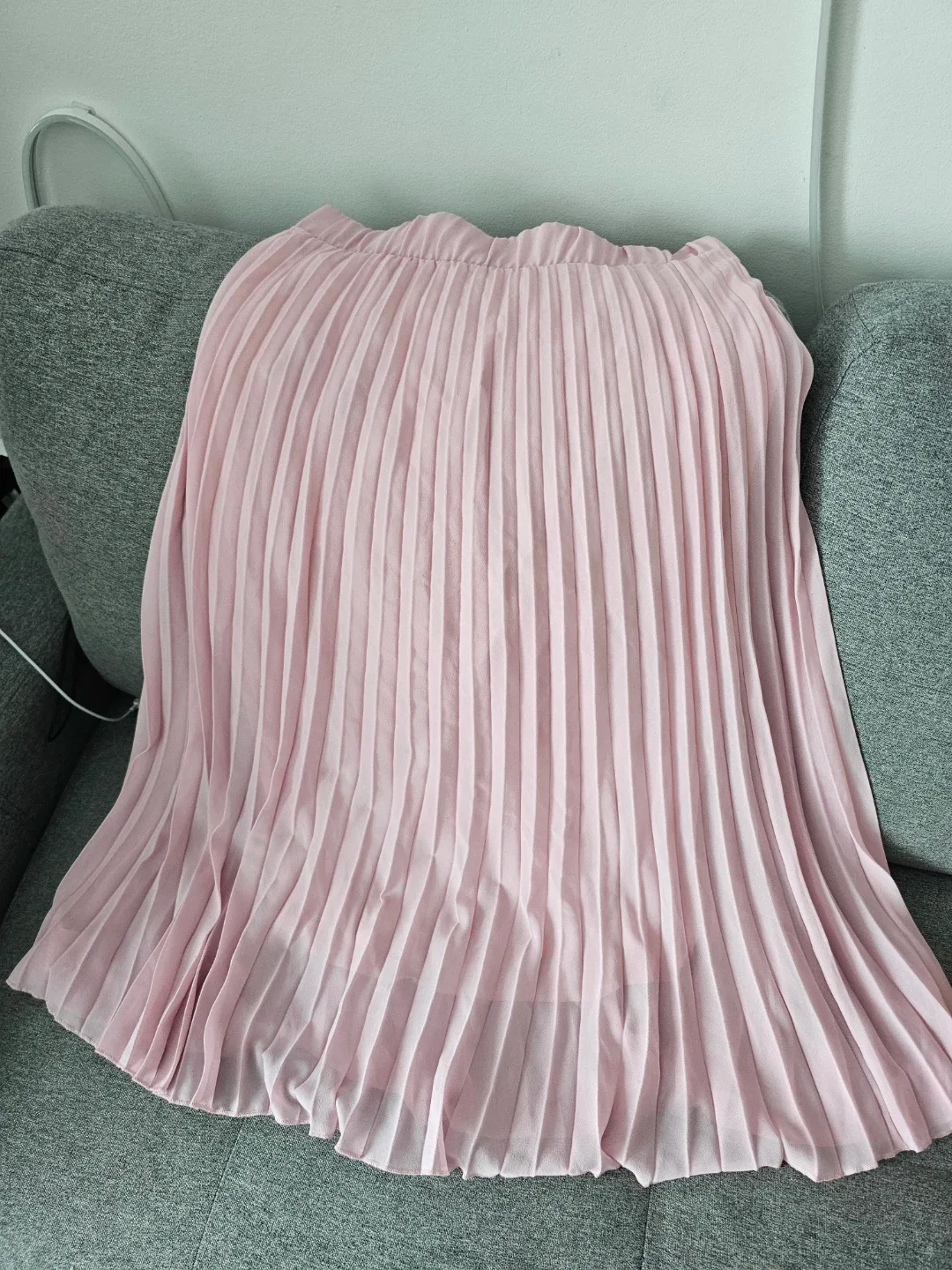 Amisu Pink Pleated Skirt - Size US/CA 6