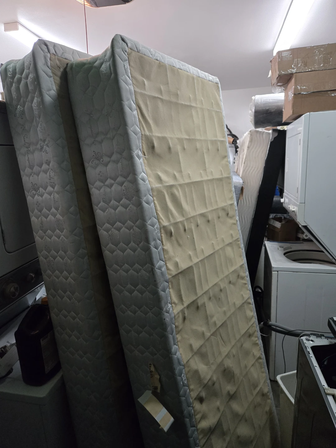 FREE DELIVERY!! Queen Split Box spring $150