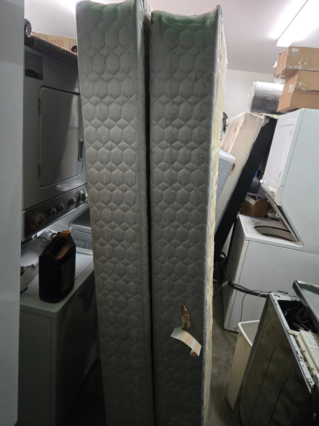 FREE DELIVERY!! Queen Split Box spring $150 - photo 2