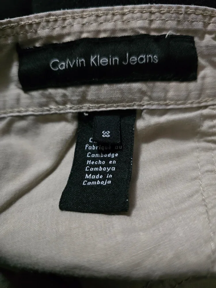Calvin Klein Jeans Cargo Shorts - Size 38 100%Cotton #Cleanout image indicator(5)