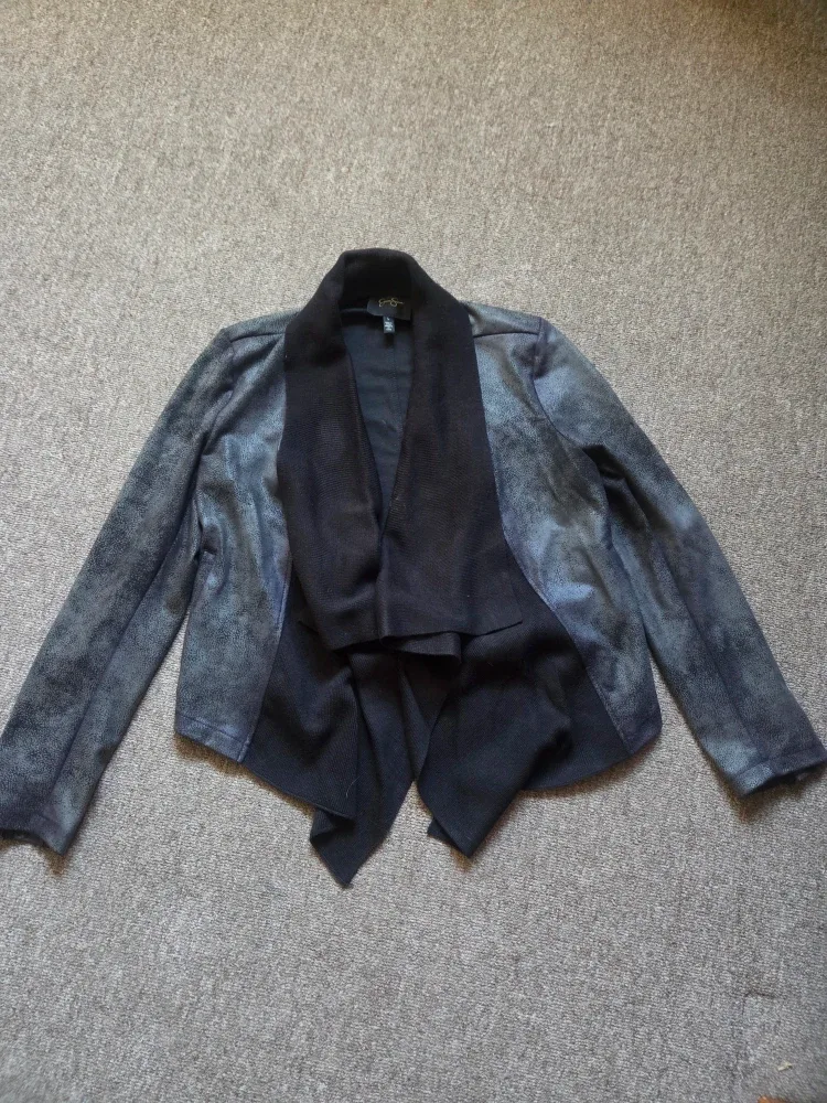 #Cleanout Jessica Simpson Top - Size L