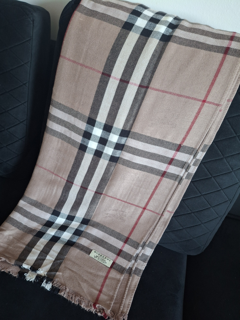 Burberry London 100% Cashmere Scarf - photo 4