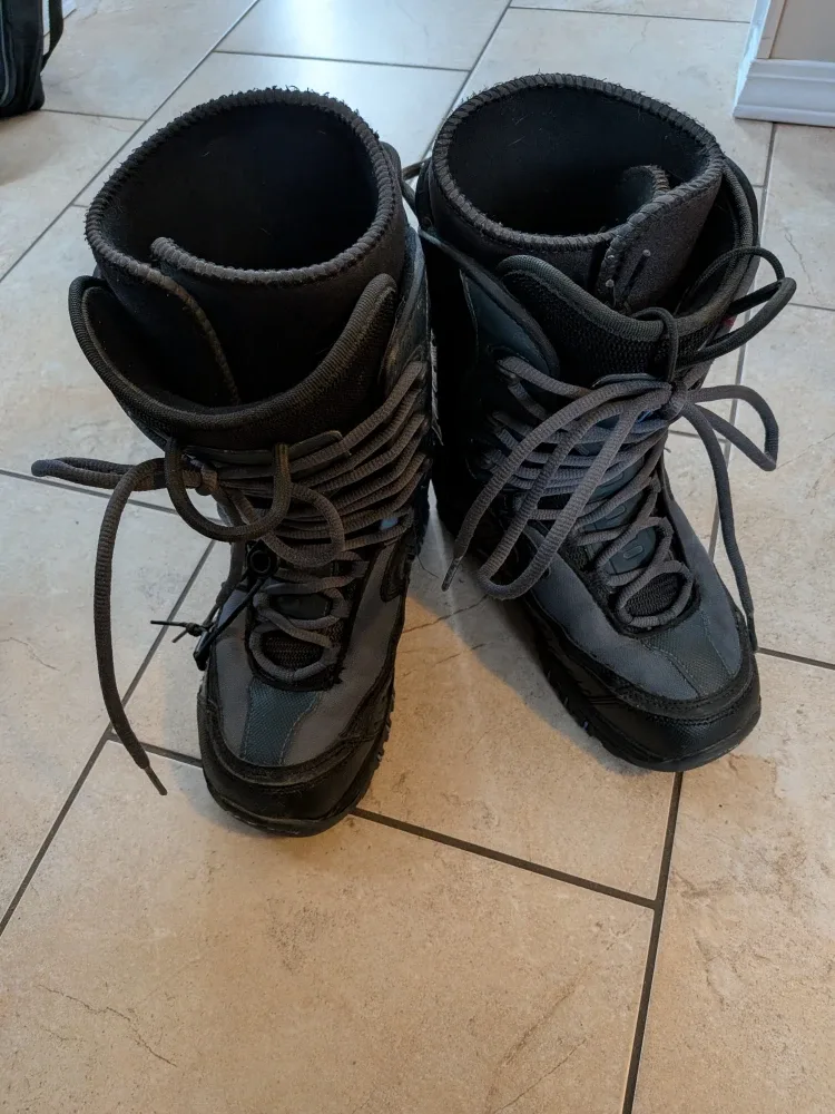 Snowboard Boots - Size Unknown image indicator(4)